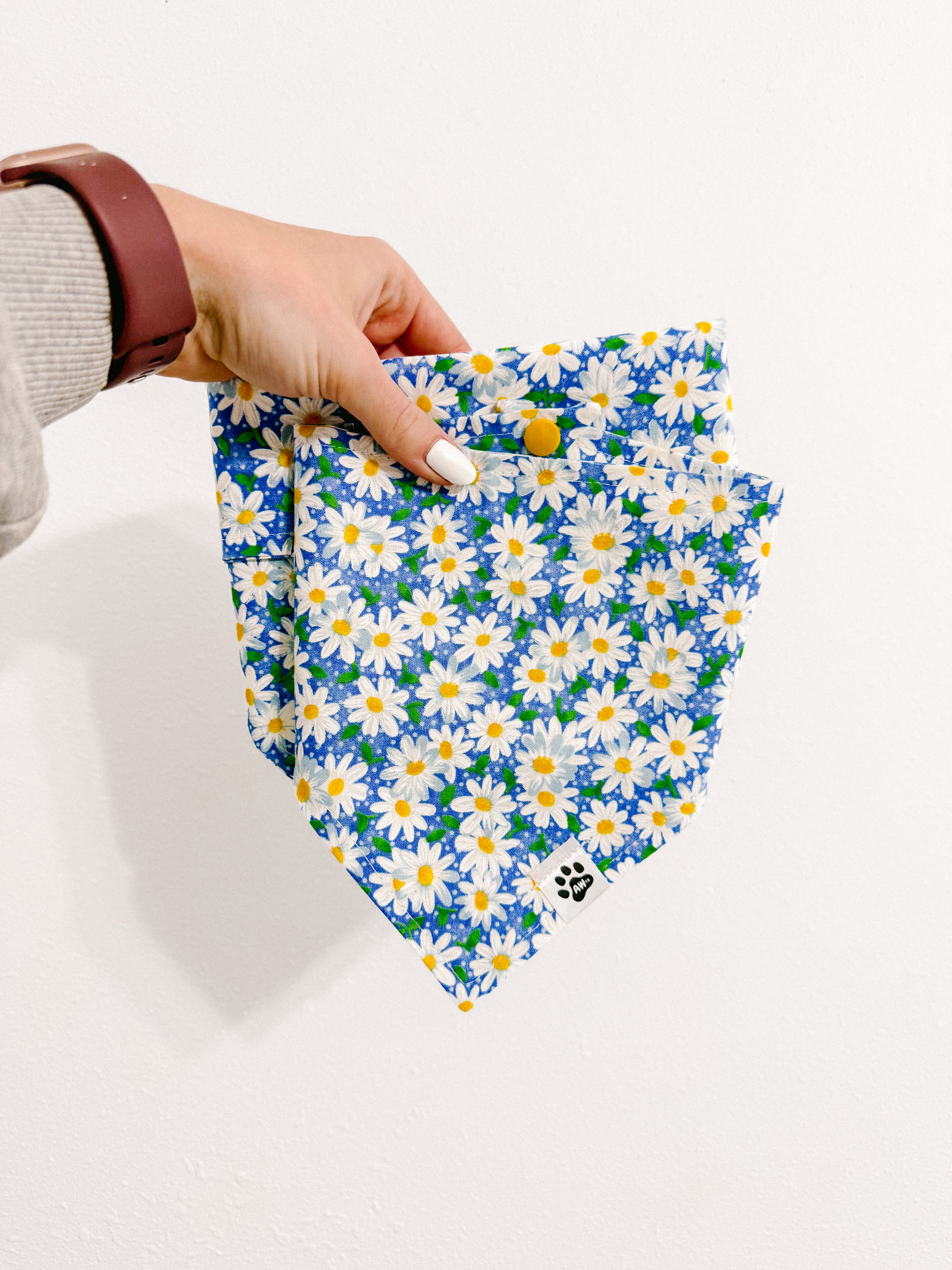 Daisies on blue - Snap On Bandana